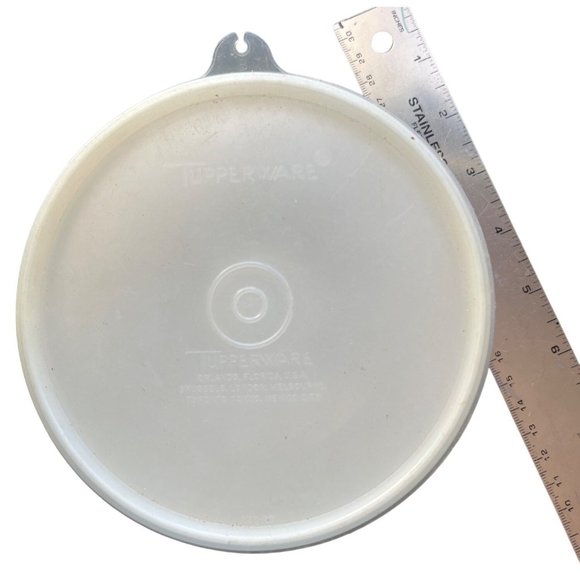 Vintage Tupperware Bowl With Lid Small White Footed Base 5.5" x 2.25" 1 Cup Capa - Picture 6 of 7